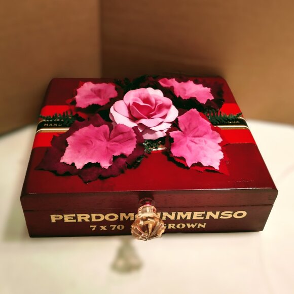 Suenos de Saundra Upcycled Perdomo Cedar Cigar Box, Home Decor /Storage - Picture 4 of 13